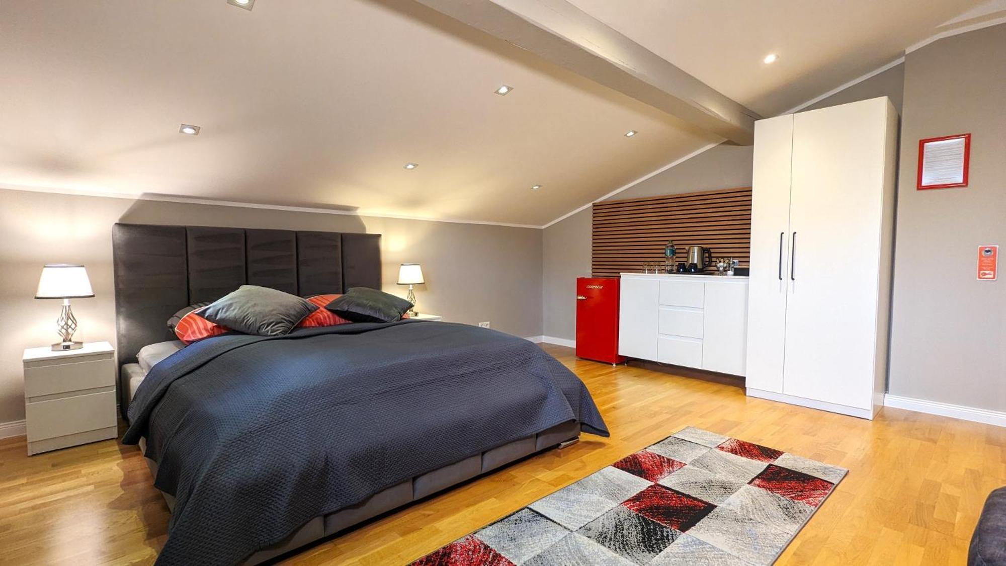 Hospedagem domiciliar 3 Rooms - Zimmervermietung Naehe Flughafen Ber - Gratis Wlan, Parken & Netflix *