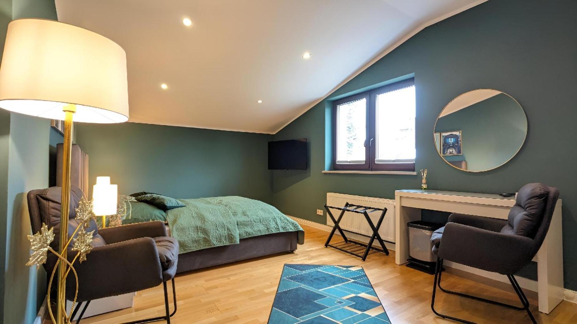3 Rooms - Zimmervermietung Naehe Flughafen Ber - Gratis Wlan, Parken & Netflix