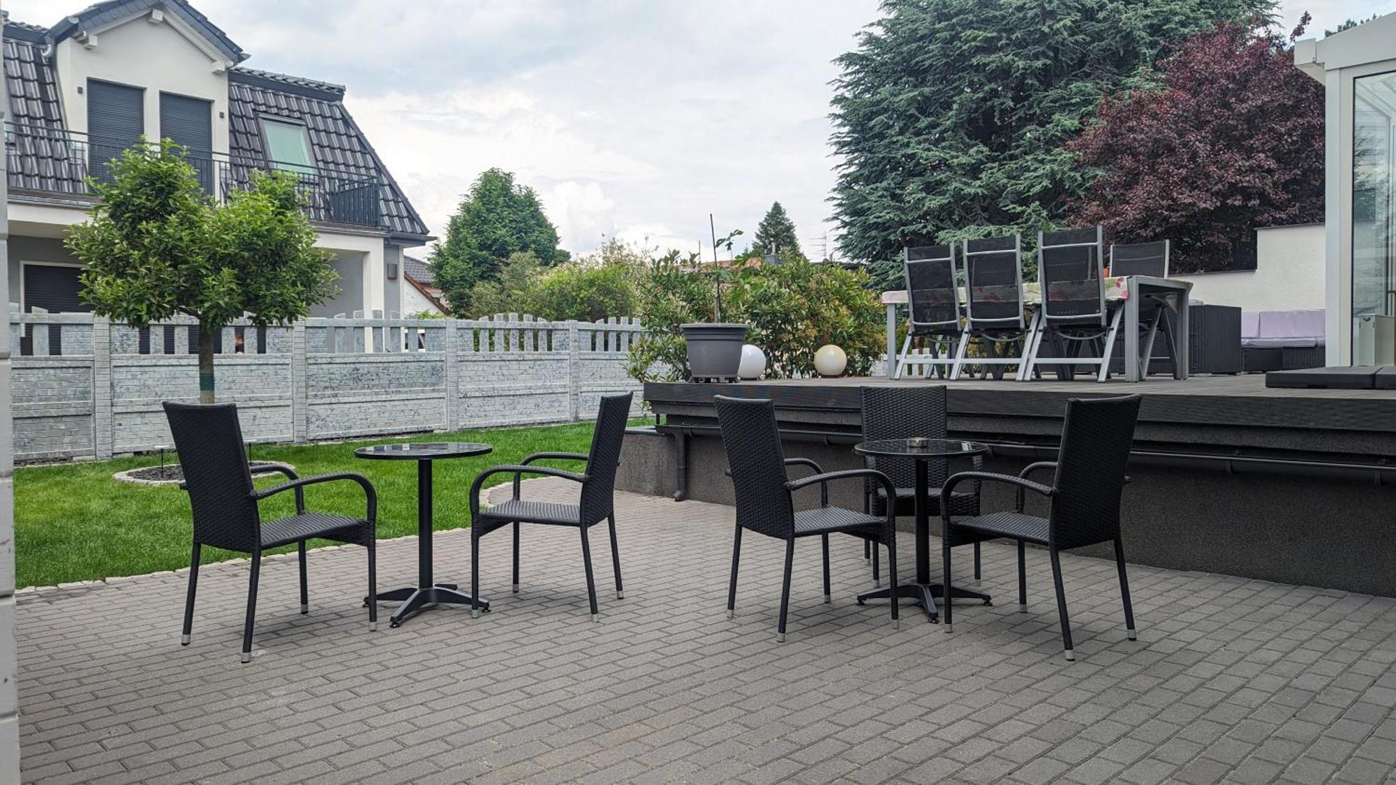 3 Rooms - Zimmervermietung Naehe Flughafen Ber - Gratis Wlan, Parken & Netflix