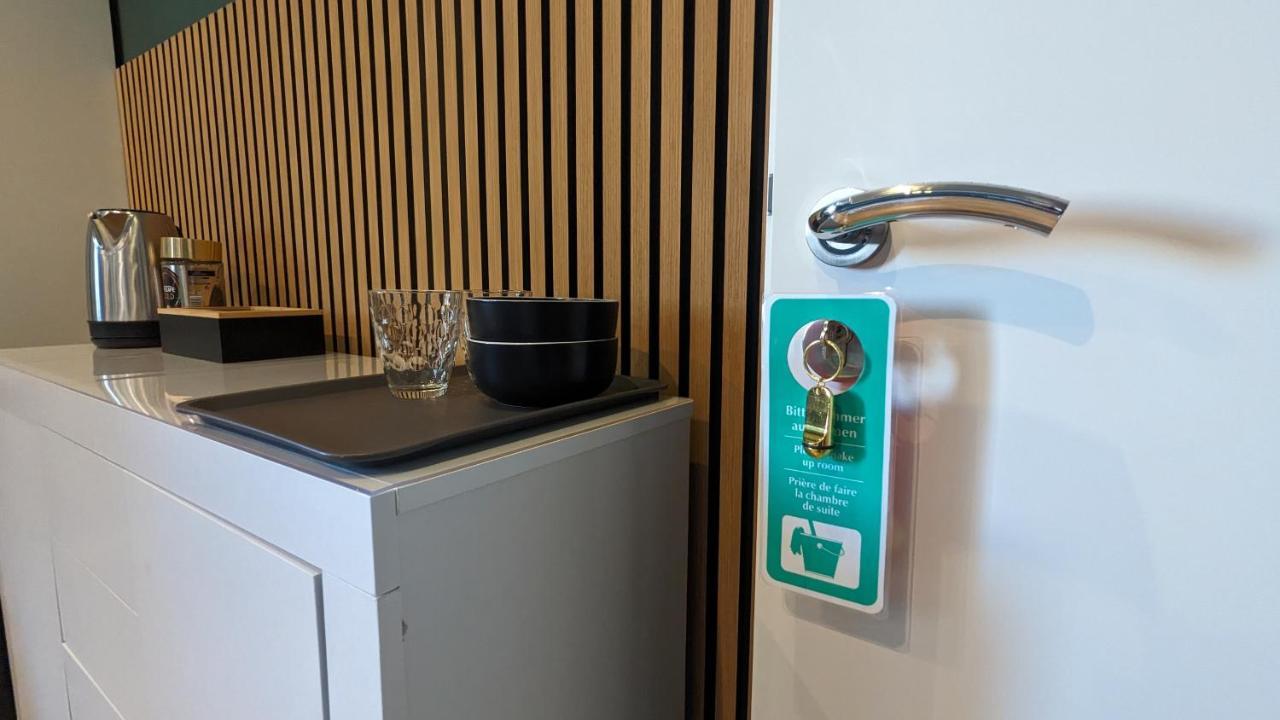 3 - Zimmervermietung Naehe Flughafen Ber - Gratis Wlan, Parken & Netflix Privatunterkunft *