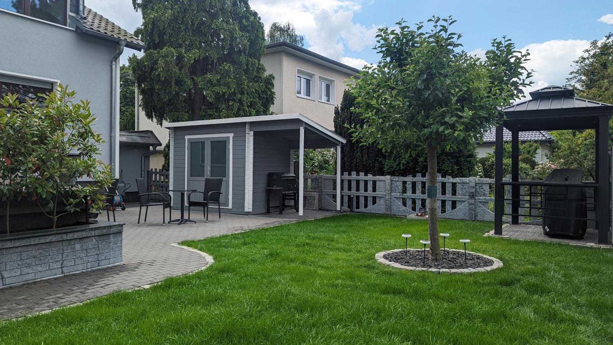 3 Rooms - Zimmervermietung Naehe Flughafen Ber - Gratis Wlan, Parken & Netflix Berlim